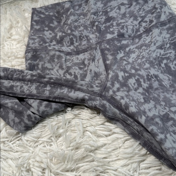 Lululemon Align Crop *21" Summer Shade Ice Grey Multi - Picture 2 of 5